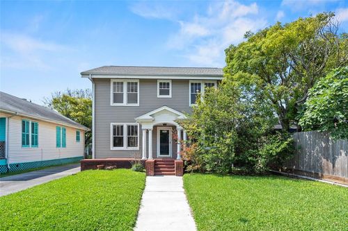 3910 Avenue R 1/2, Galveston, TX, 77550 | Card Image