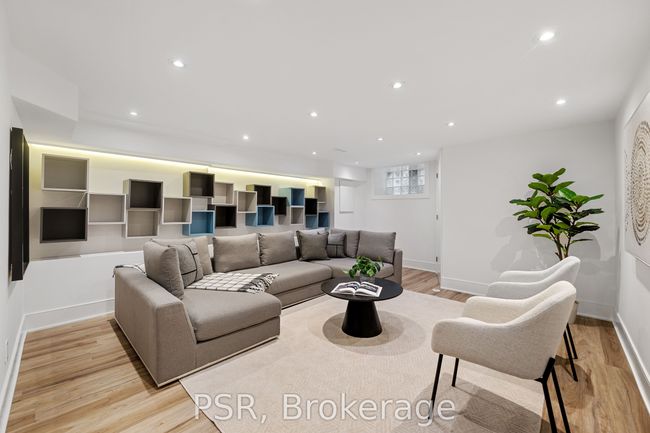 184 Strachan Ave, House attached with 5 bedrooms, 5 bathrooms and 1 parking in Toronto ON | Image 32