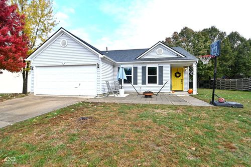 2059 Meadowlark Ln, Brownsburg, IN, 46112-8012 | Card Image