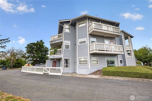 a101-651 Se Bayshore Dr, Oak Harbor, WA, 98277-3260 | Card Image
