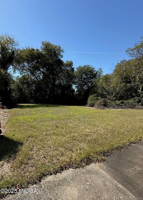 1088 Elm St, Macon, GA, 31201-1868 | Card Image