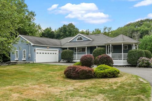 972 Somerset Ave, Dighton, MA, 02715 | Card Image