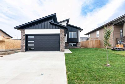 69 Mackenzie Ave, House detached with 3 bedrooms, 3 bathrooms and 4 parking in Lacombe AB | Image 1