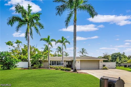 1687 N Flossmoor Rd, FORT MYERS, FL, 33919-6433 | Card Image