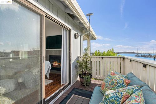 184 Schooner Ct, Richmond, CA, 94804-7413 | Card Image