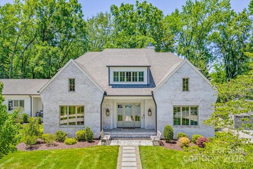 2421 Knollwood Rd, Charlotte, NC, 28211-2707 | Card Image
