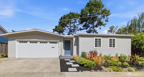 704 Alta Vista Dr, Pacifica, CA, 94044-3413 | Card Image