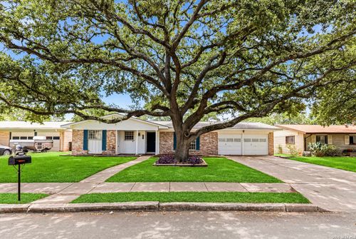 4406 Hall Park Dr, San Antonio, TX, 78218-4313 | Card Image