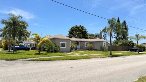 1825 N 24th Ave, Hollywood, FL, 33020-2624 | Card Image