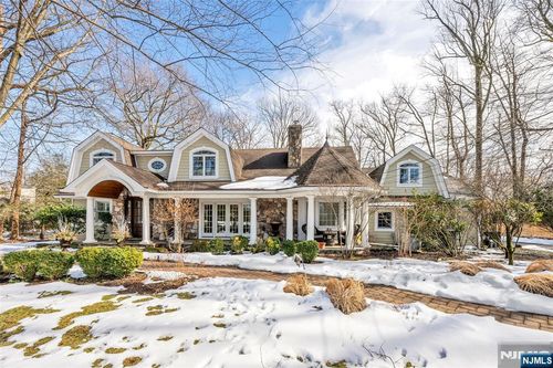 8 White Pine Rd, Upper Saddle River, NJ, 07458-2222 | Card Image