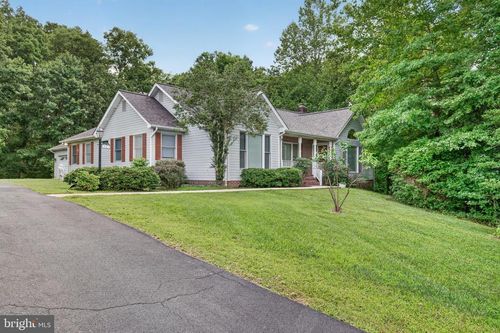 15471 Westchester Dr, Hughesville, MD, 20637-2703 | Card Image