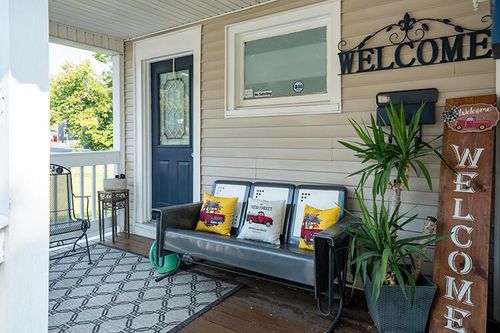129 E Main St, Danville, KY, 40422-1637 | Card Image