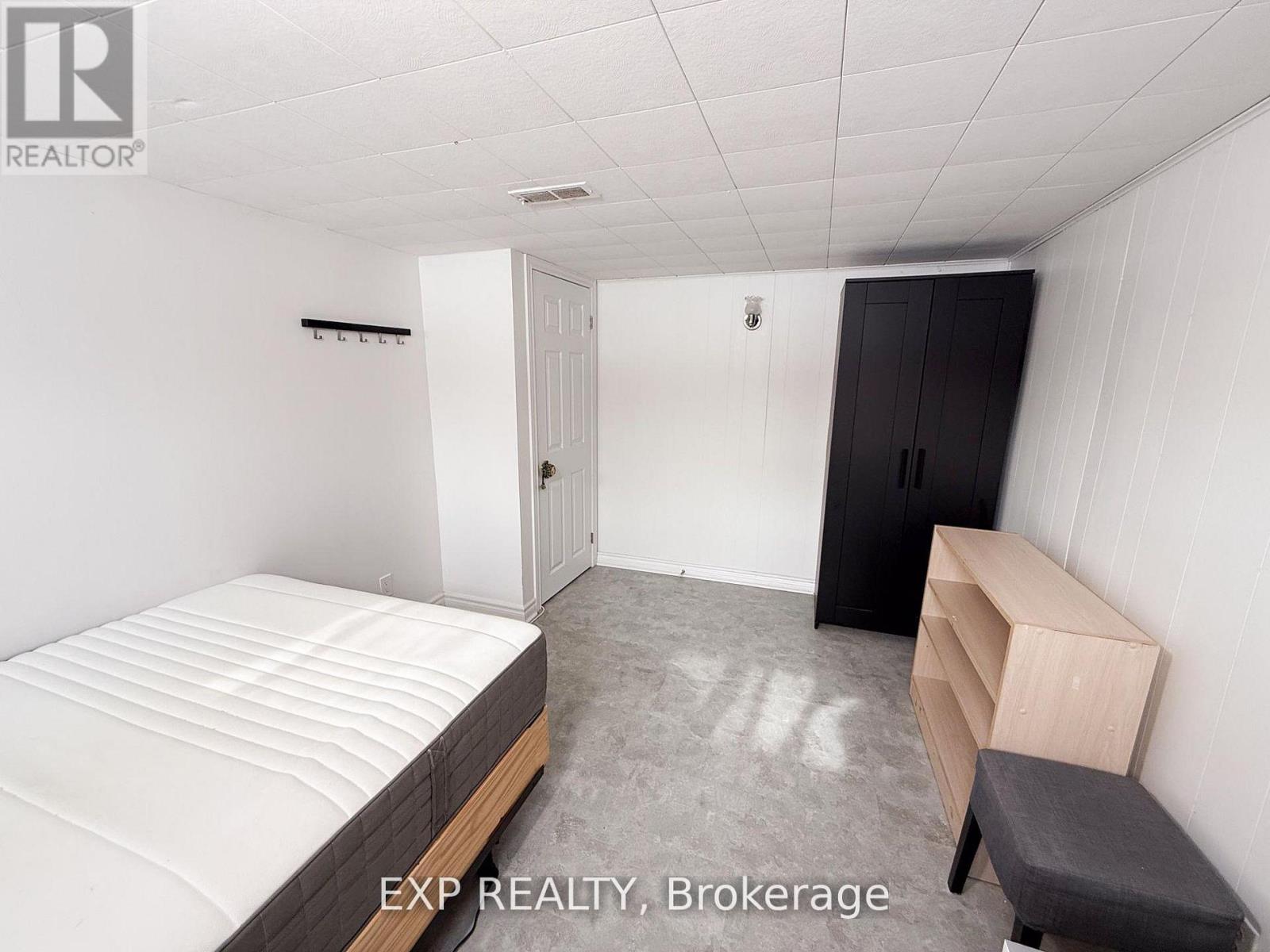 Residential Lease in Toronto (Newtonbrook West) 3