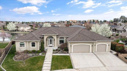 739 S Idaho Pl, Kennewick, WA, 99336-9488 | Card Image