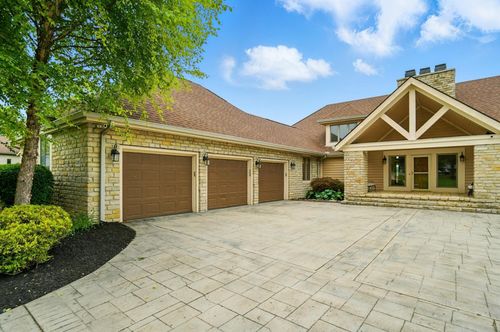 2085 Chickasaw Dr, London, OH, 43140-8759 | Card Image