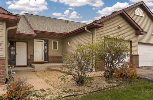 718 10th St Sw, Pine Island, MN, 55963-6779 | Card Image