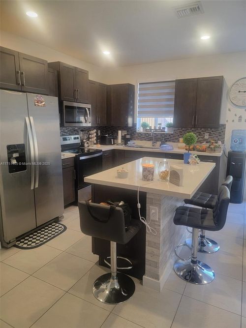 2465-2465 Se 11th St, Homestead, FL, 33035-2122 | Card Image