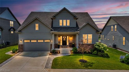 519 Silver Lake Dr, Chagrin Falls, OH, 44022-1577 | Card Image