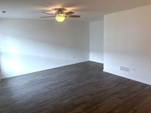 4221 Chelsea Manor Cir, Aurora, IL, 60504-3268 | Card Image