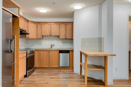 301-128 Centre Avenue, Cochrane, AB, T4C1Z4 | Card Image