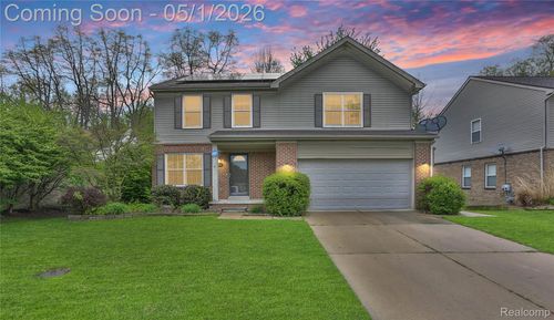 42040 Richmond Dr, Van Buren Twp, MI, 48111-2345 | Card Image