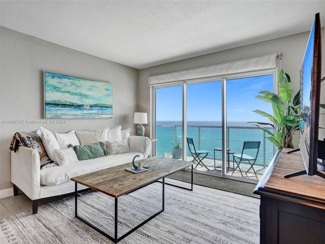 PH2 - 1610 N Ocean Blvd, Condo with 2 bedrooms, 2 bathrooms and null parking in Pompano Beach FL | Image 15