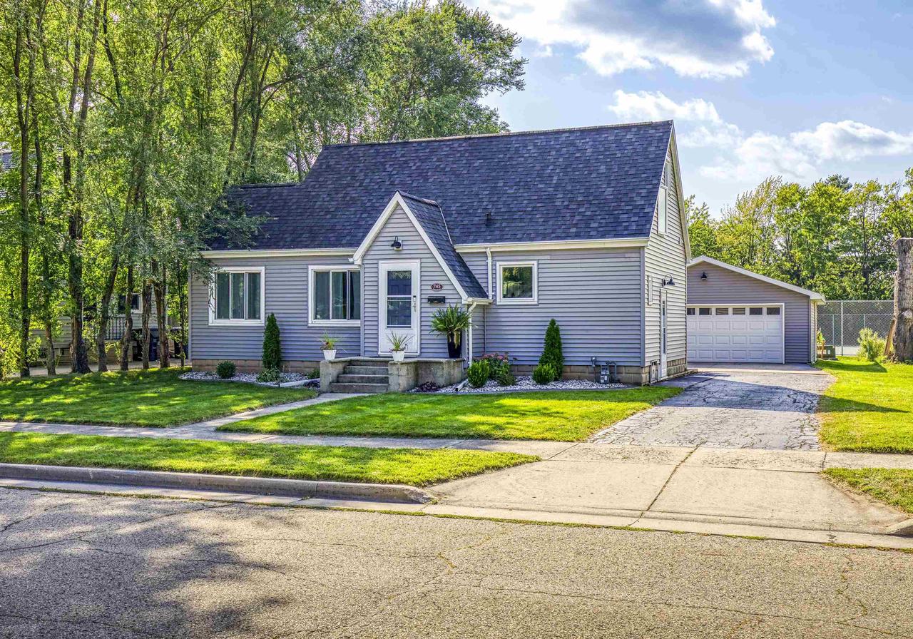 Reed St, Neenah, WI 54956