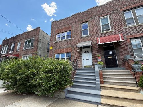 3321 Fish Ave, Bronx, NY, 10469-2909 | Card Image