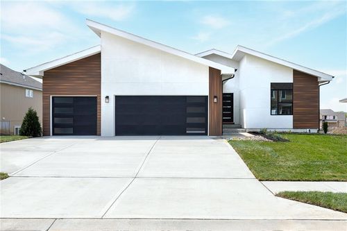 8316 Nw 89th Ter, Kansas City, MO, 64153-1932 | Card Image