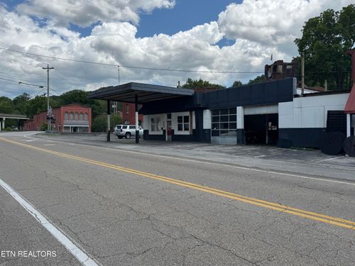 503 Main St, Oliver Springs, TN, 37840-1725 | Card Image