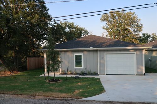 805 Branding Iron Trl, Granbury, TX, 76049-6724 | Card Image