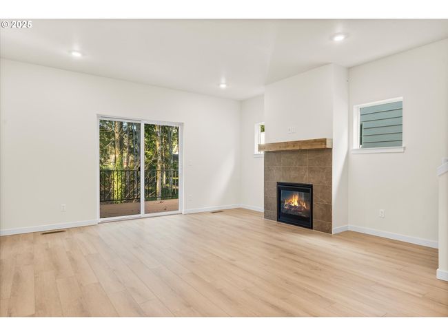 6307 Se Chloe Rose Way, House attached with 3 bedrooms, 3 bathrooms and 1 parking in Milwaukie OR | Image 12