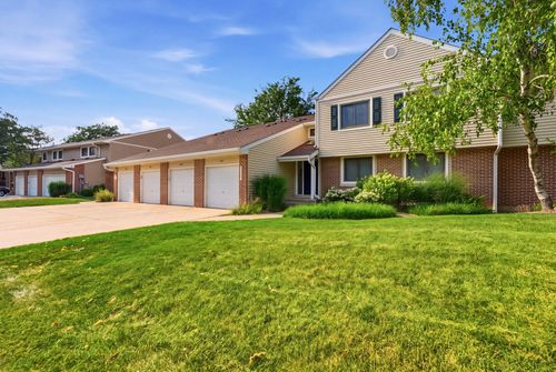 938-938 Hidden Lake Dr, Buffalo Grove, IL, 60089-7503 | Card Image
