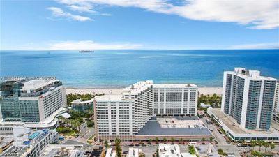 1042 - 2899 Collins Ave, Condo with 0 bedrooms, 1 bathrooms and null parking in Miami Beach FL | Image 1