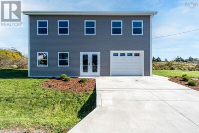 17 Hood Cres, House other with 3 bedrooms, 2 bathrooms and null parking in Yarmouth NS | Image 1