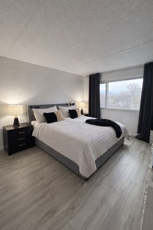 720-200 Cove Way, Quincy, MA, 02169-5864 | Card Image