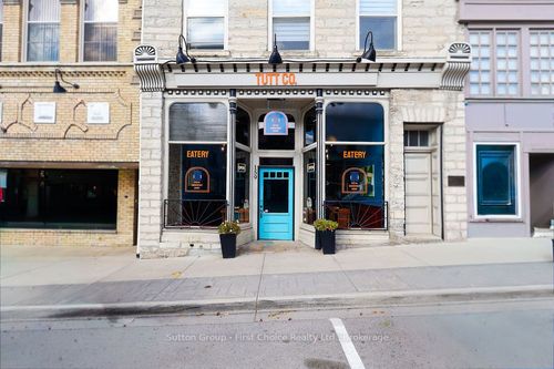 {{alt}} | Card Image