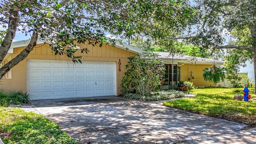 1015 Willowbranch Ave, CLEARWATER, FL, 33764-4655 | Card Image