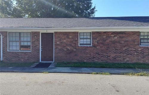 725 S Scientific St, High Point, NC, 27260-5961 | Card Image