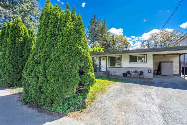 21444 121 Avenue, House other with 5 bedrooms, 2 bathrooms and 4 parking in Maple Ridge BC | Image 3