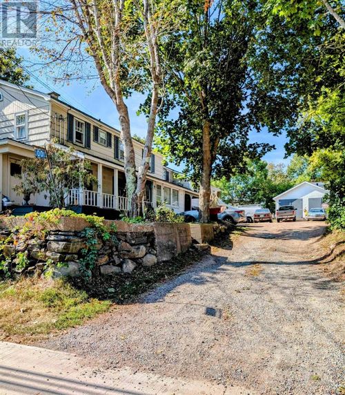 1001 King St, Bridgewater, NS, B4V1C1 | Card Image