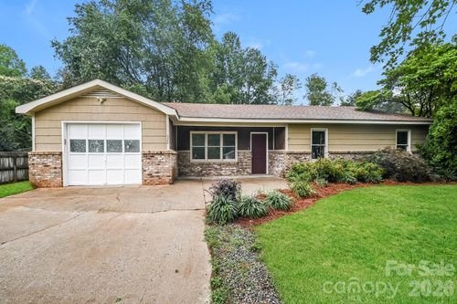 320 Aqua Dr, Forest City, NC, 28043-5124 | Card Image