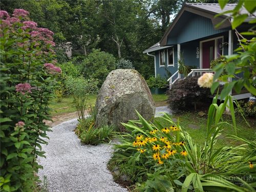 508 Laurel Ln, Newland, NC, 28657-8809 | Card Image