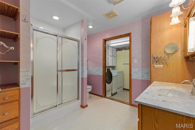 418 E Maple St, House other with 3 bedrooms, 2 bathrooms and 2 parking in Gillespie IL | Image 19