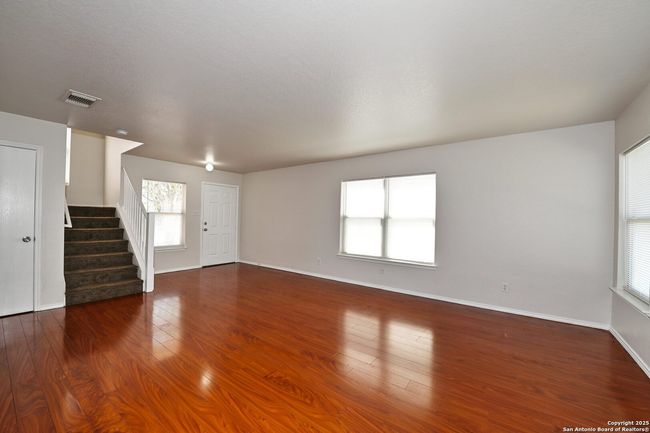 9042 Twinceek Farm, House other with 3 bedrooms, 3 bathrooms and null parking in Converse TX | Image 9