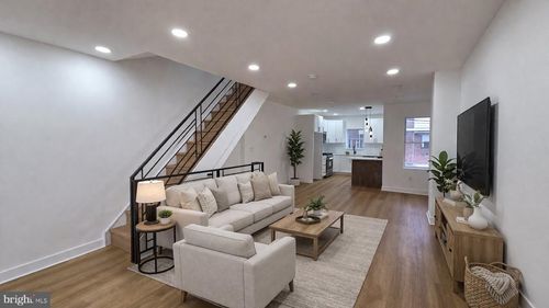 1225 E Cheltenham Ave, PHILADELPHIA, PA, 19124-1031 | Card Image