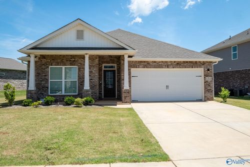 131 Heritage Lakes Blvd, New Market, AL, 35761-6609 | Card Image