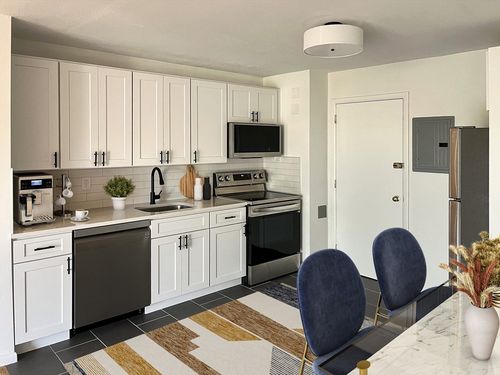 5-880 E 4th St, Boston, MA, 02127-3248 | Card Image