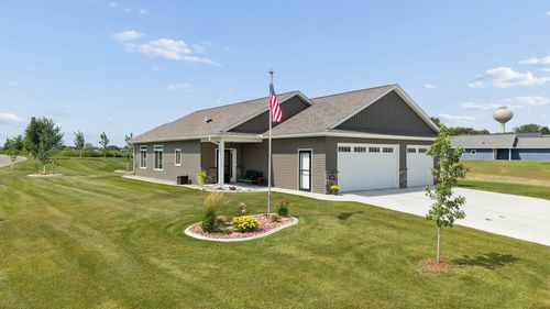 1352 Bradford St Se, Hutchinson, MN, 55350 | Card Image