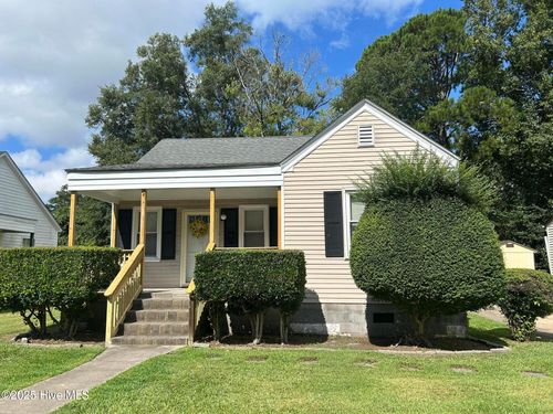 201 Harrell St, Elizabeth City, NC, 27909-4135 | Card Image